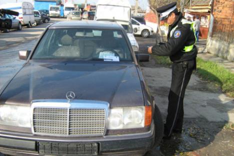 Poliţia locală nu poate amenda încă pentru parcări nelegale 